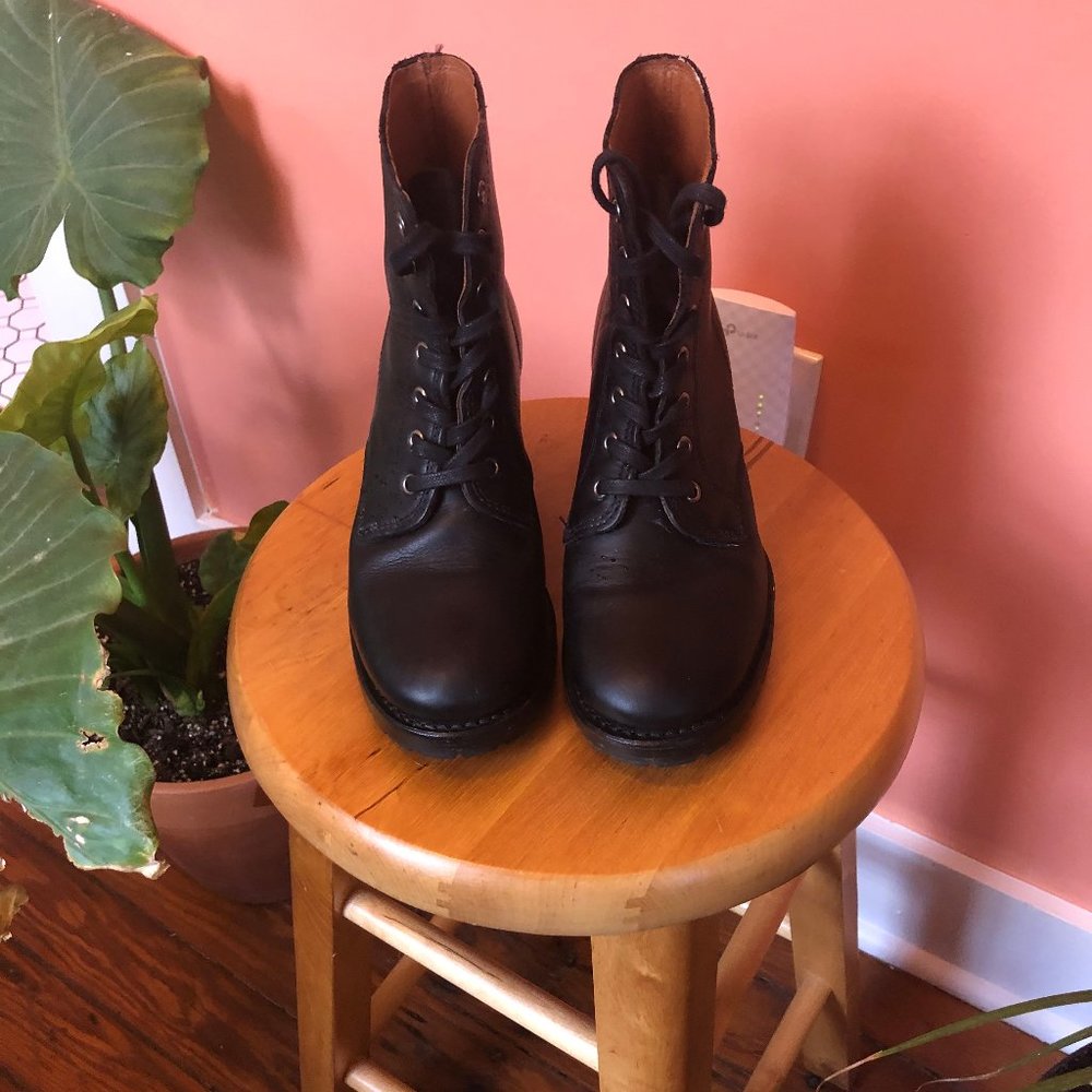 FRYE SABRINA 6G LACE UP BLACK SIZE 6